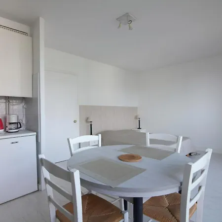 Apartment Saint-Jean-De-Luz, Studio Flat, 2 Persons - Fr-1-4-431 Saint-Jean-de-Luz